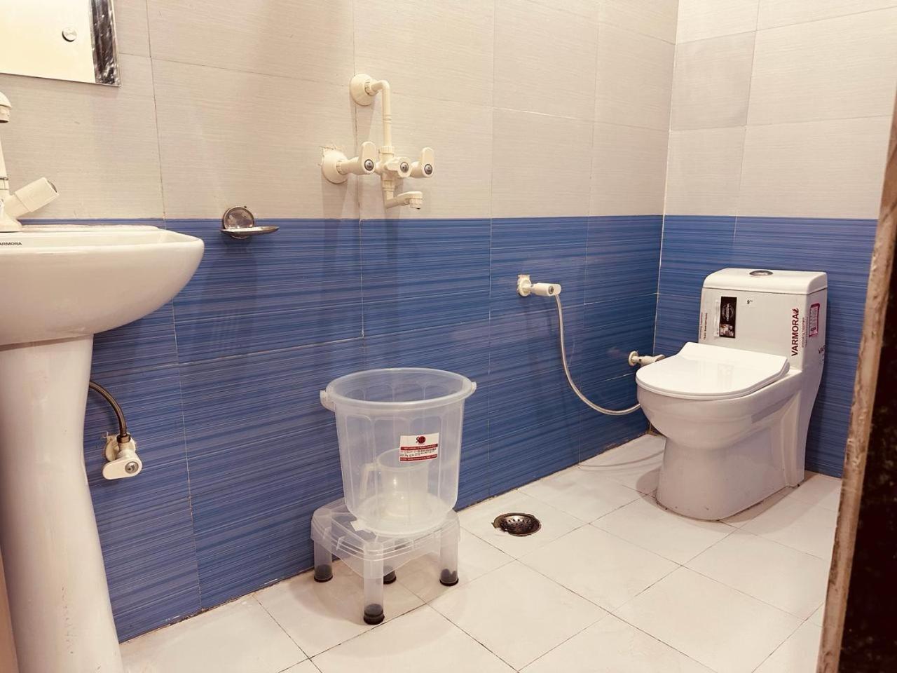 The Lord Krishna Residency Vrindavan Hotel Eksteriør billede